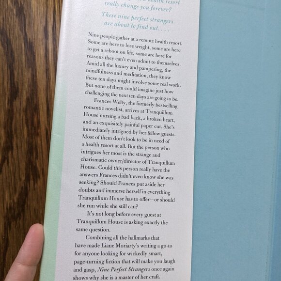๐๏ธ BUNDLE ONLY | Nine Perfect Strangers by Laine Moriarty - Picture 4 of 8